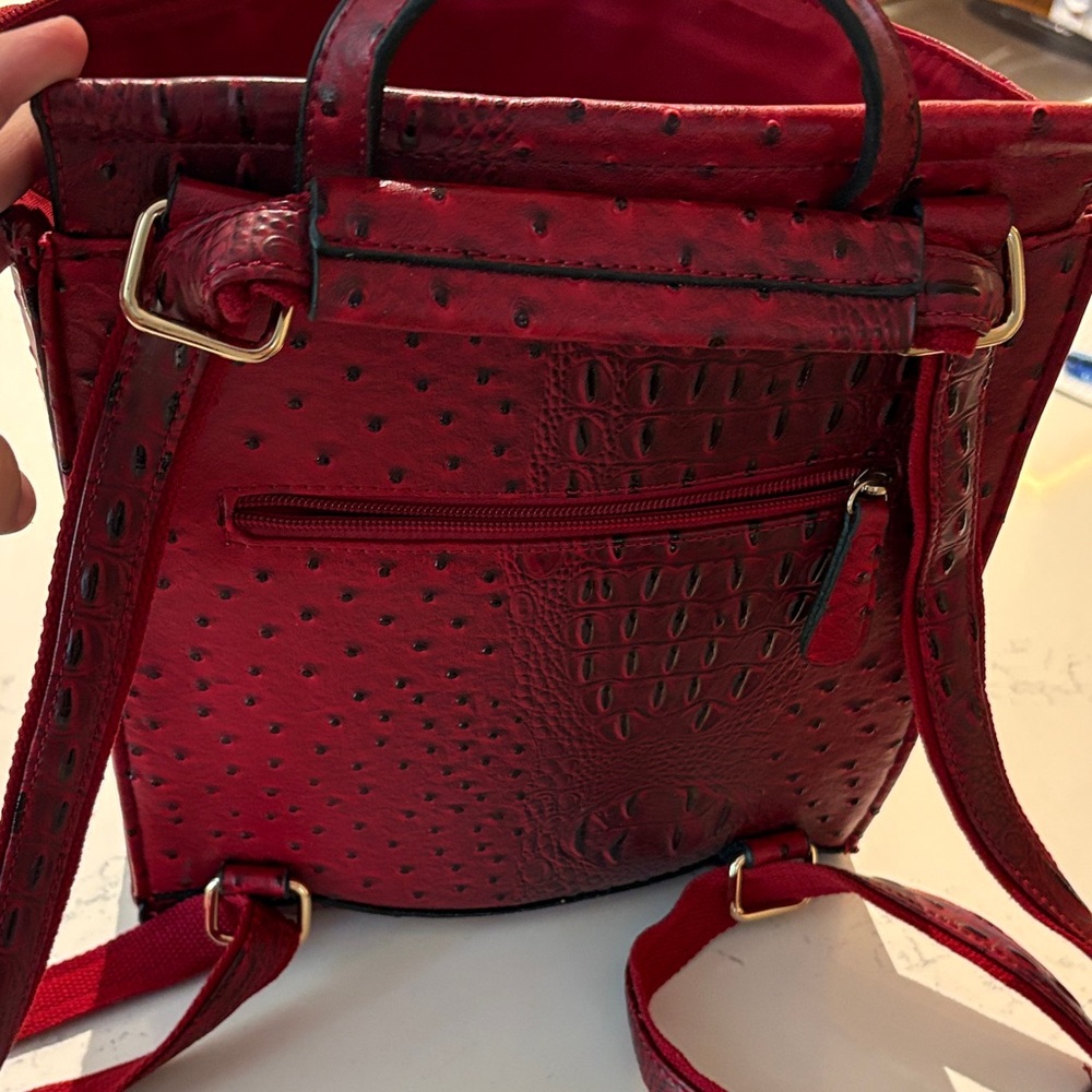 Chic Red Textured Backpack - Picture 4 of 9